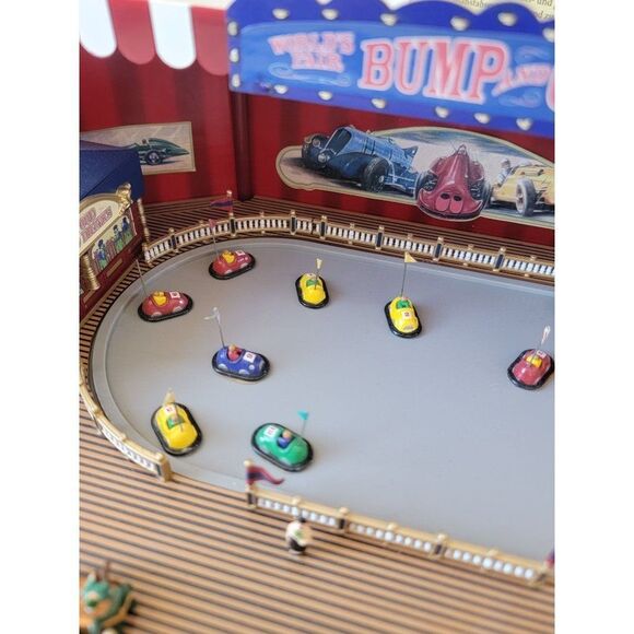 Mr Christmas Gold Label World Fair bump and go 2005 animated Musical - Picture 9 of 16